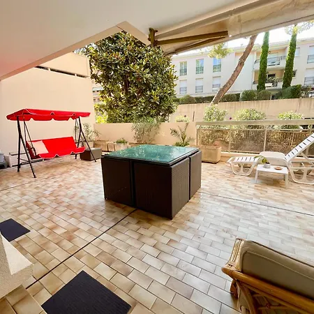 Avec Piscine Apartmán *